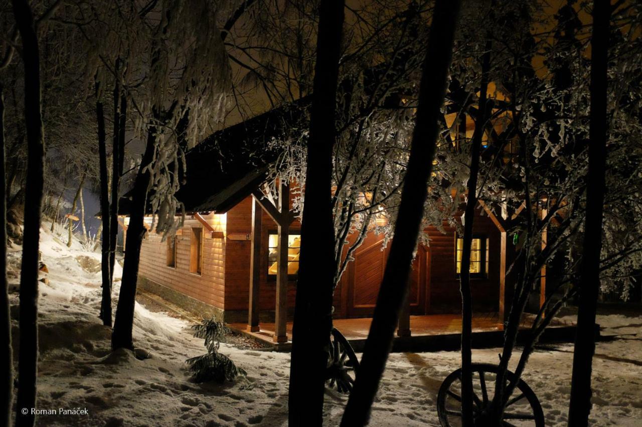 Pensiony A Ubytovani V Kempu Indiana Edrovice Exterior photo