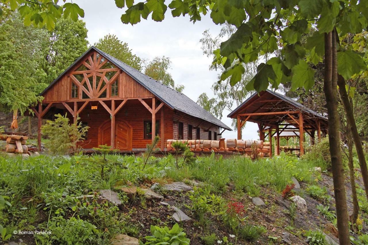 Pensiony A Ubytovani V Kempu Indiana Edrovice Exterior photo